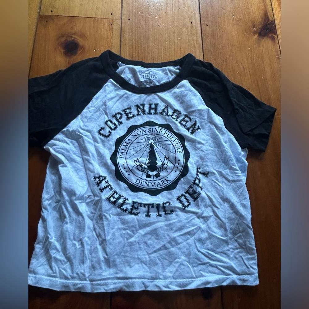 Hollister white and black athletic top